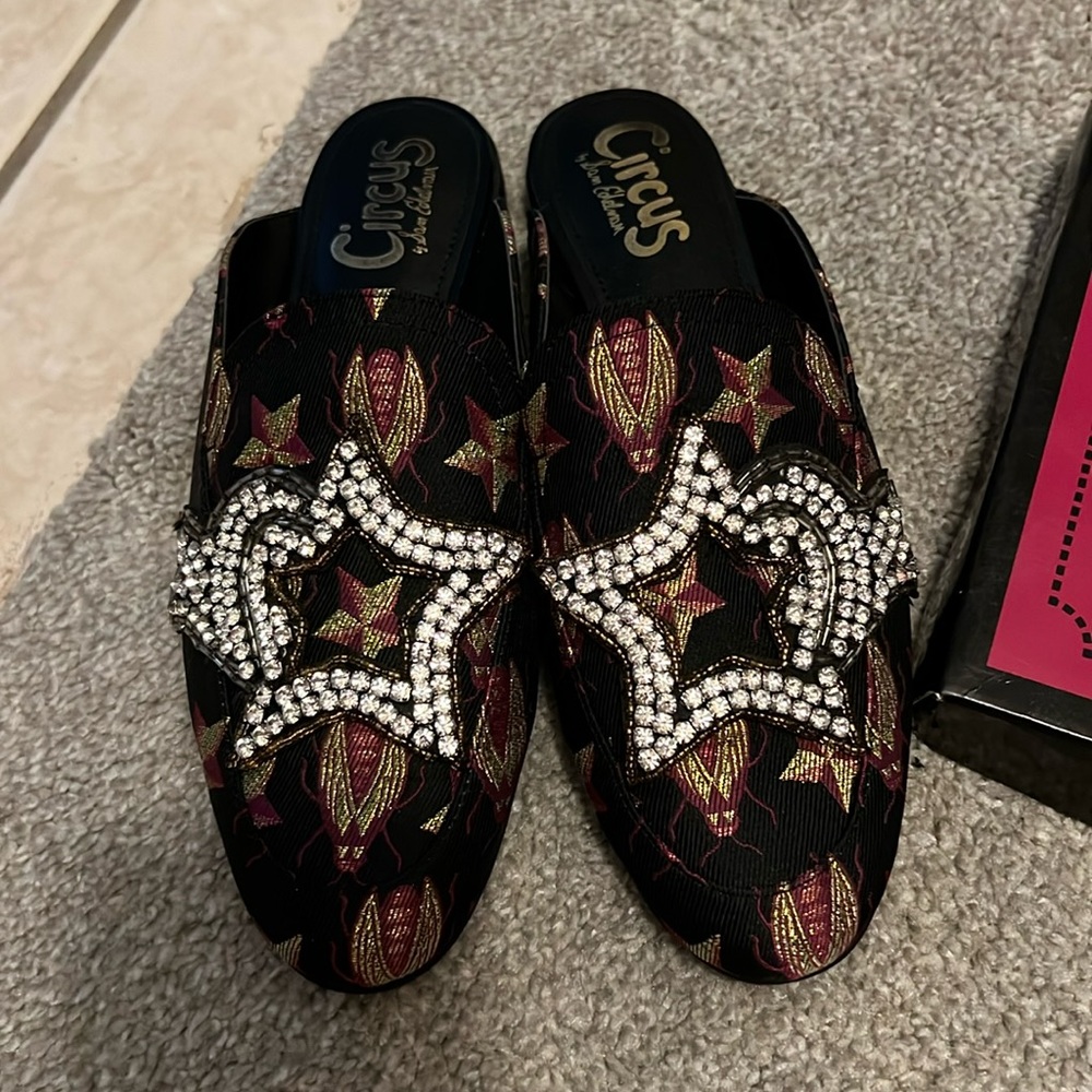 Loafter mules size 6 1/2